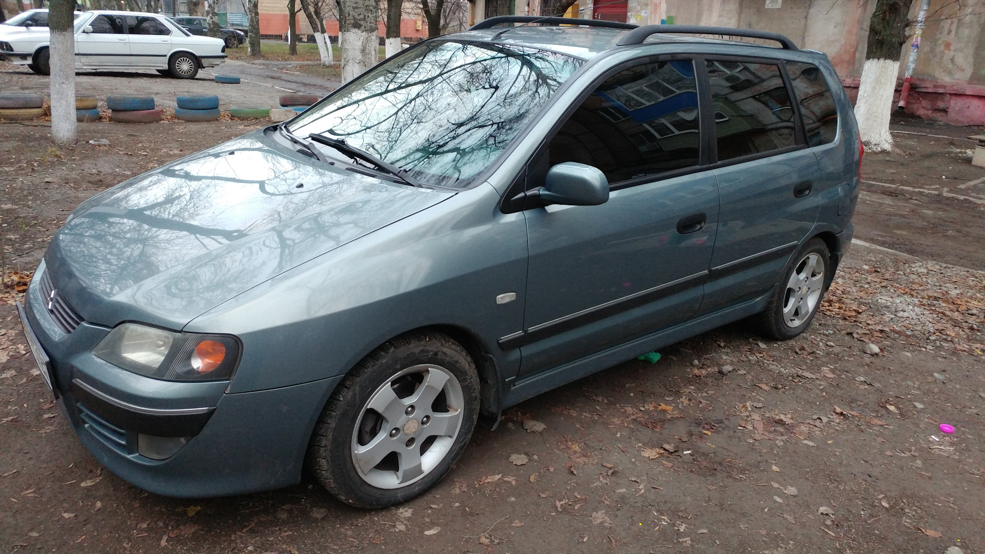 Митсубиси спейс стар 2004. Mitsubishi Space Star 1.6 2004. Мицубиси Спейс Стар 2002 1.6.