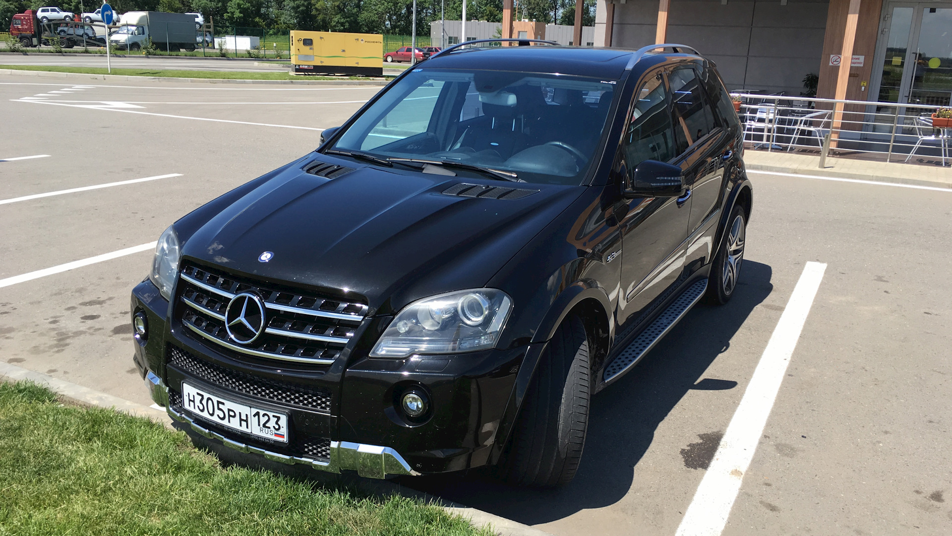 Mercedes-Benz ML 63 AMG (W164) 6.3 бензиновый 2011 | 