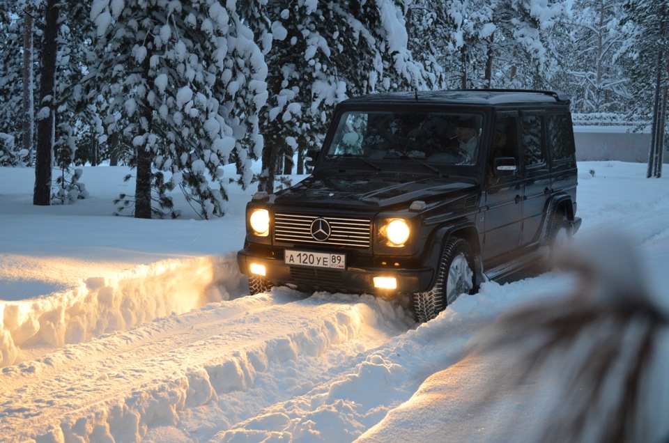 Mercedes Benz Snow