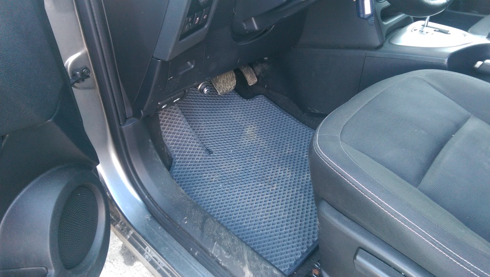 Коврики в салон — Nissan Qashqai (1G), 2 л, 2012 года | аксессуары | DRIVE2