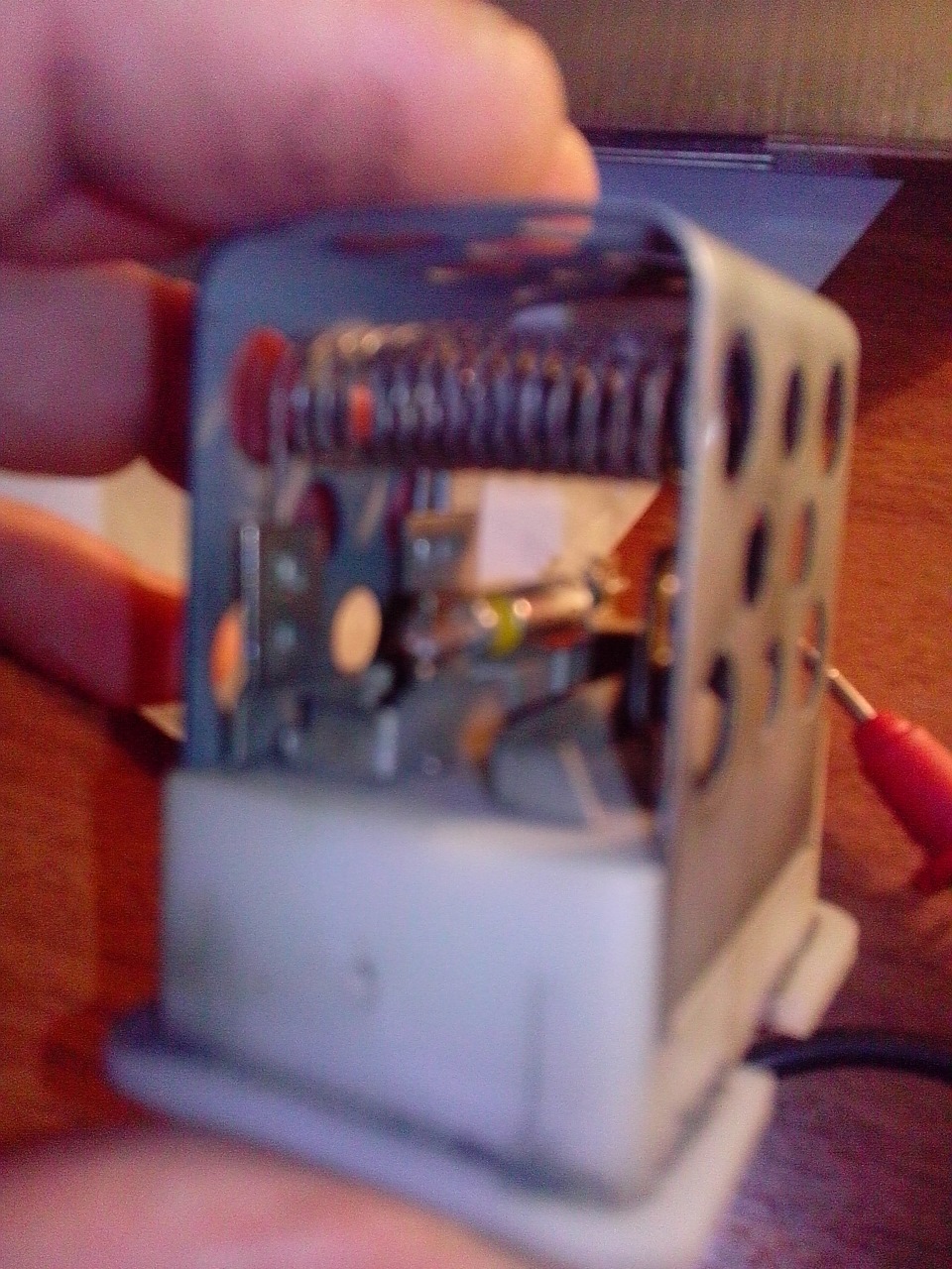 это сборка резисторов, регулирующиие скорость печки.в ней стоит и термопредохранитель — Opel Astra G