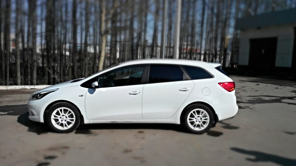 16 white. Alcasta m20 r16. Белые диски на Киа СИД 16 радиус. Белые штамповки Kia Ceed. Alcasta Kia Ceed.