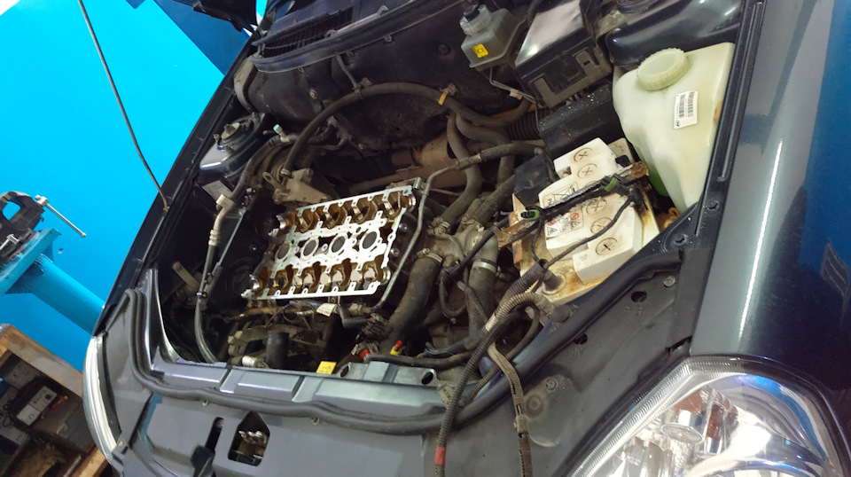 Масло в свечных колодцах — Lada Приора седан, 1,6 л, 2012 года | визит ...