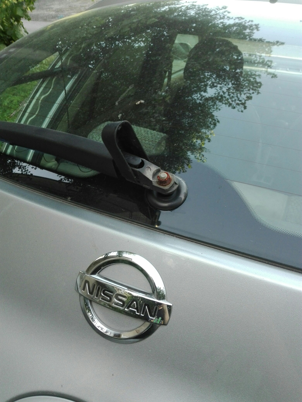 Ремонт заднего дворника — Nissan March (K12), 1,3 л, 2002 года | своими ...