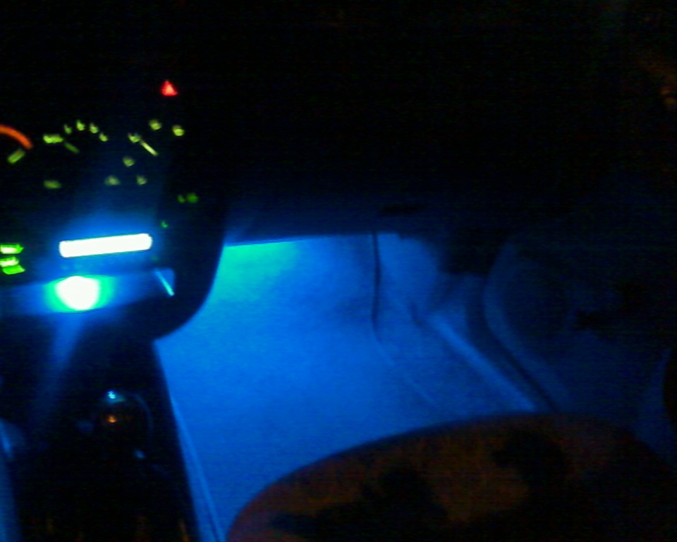 Подсветка ног и под сиденьями! — Daewoo Lanos, 1,5 л, 2006 года ...
