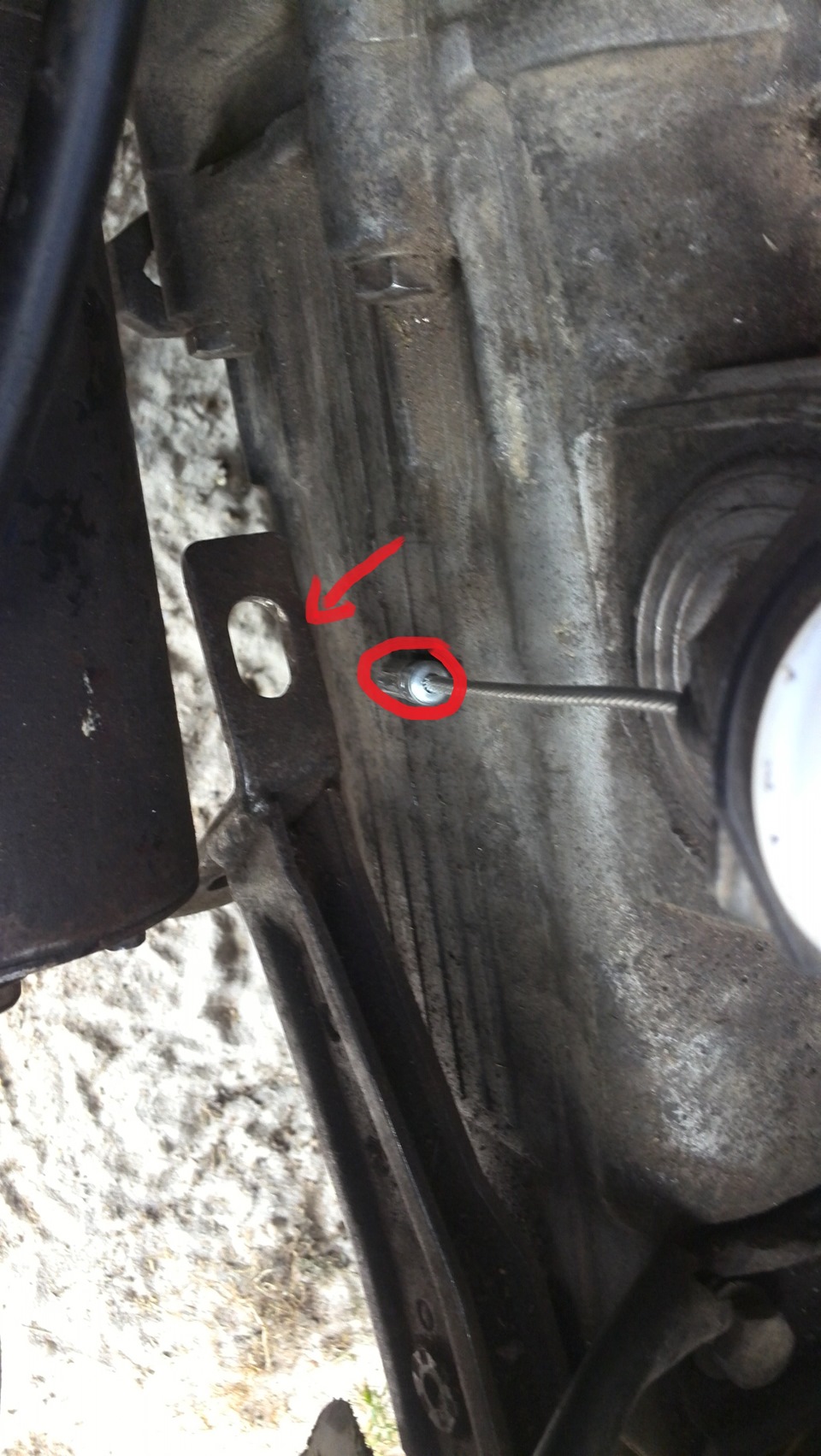 Замена тросика сцепления — Volkswagen Golf Mk2, 1,6 л, 1987 года ...