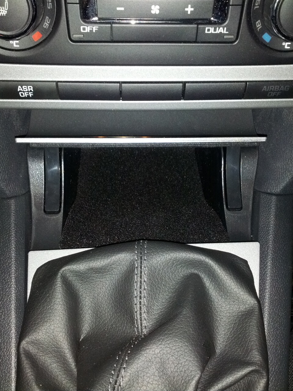 Частично убран пакет курильщика — Skoda Octavia A5 Mk2, 1,6 л, 2013 ...