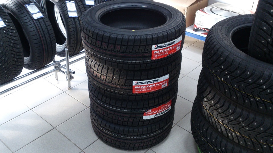 195 r15 зима. Бриджстоун близак Рево 195 55 r15. Bridgestone Blizzak r15. Бриджстоун Рево GZ липучка 185/60 r14 зима. Bridgestone Blizzak Revo GZ 195/60 r15.