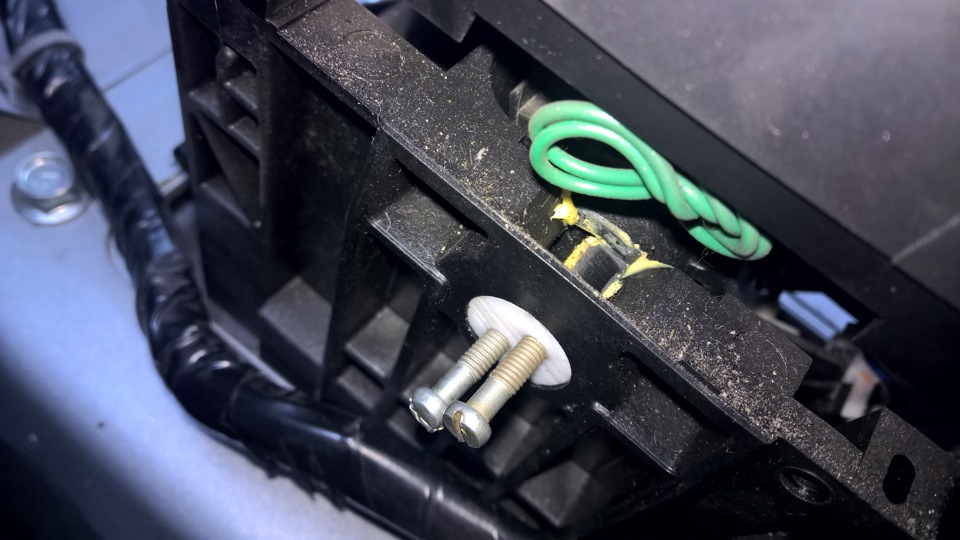 Фото в бортжурнале Nissan Note (1G)