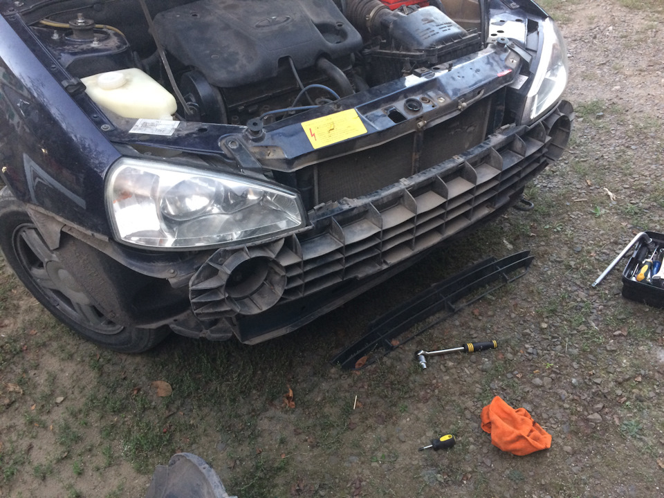 Как быстро поменять лампочку ближнего света — Lada Калина хэтчбек, 1,6 ...