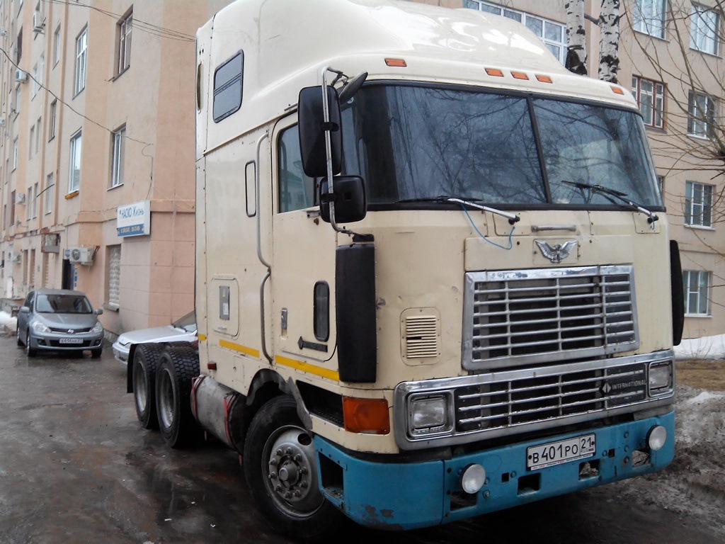 Интернешнл 9800. Freightliner International 9800. Грузовик International 9800. Американский тягач интернационал 9800. International 9700/9800.