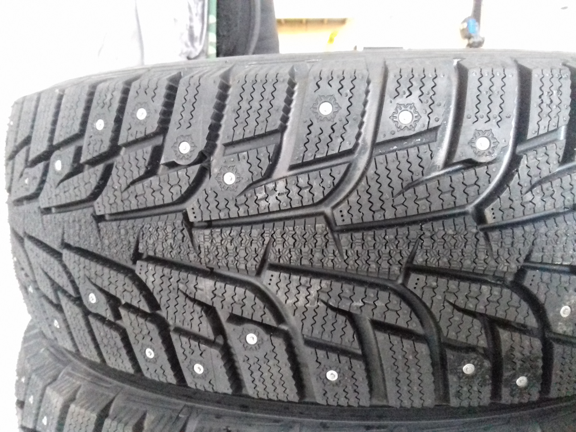 Ханкук шины зима 185 65 r15 шипованные. Шина Hankook 185/65 r14 w419 шип XL 90t. 175/70r14 Hankook w419 88t шип. Ханкук 419. Hankook Winter i'Pike RS w419 175/70 r14 88t шип.