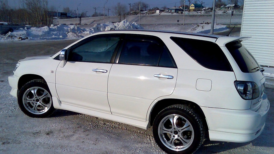 Тойота харриер барнаул. Toyota Harrier 1997 на АТ резине. Модель машинки Тойота Харриер. Тойота Харриер с красивыми дисками. Toyota Harrier 60 обои