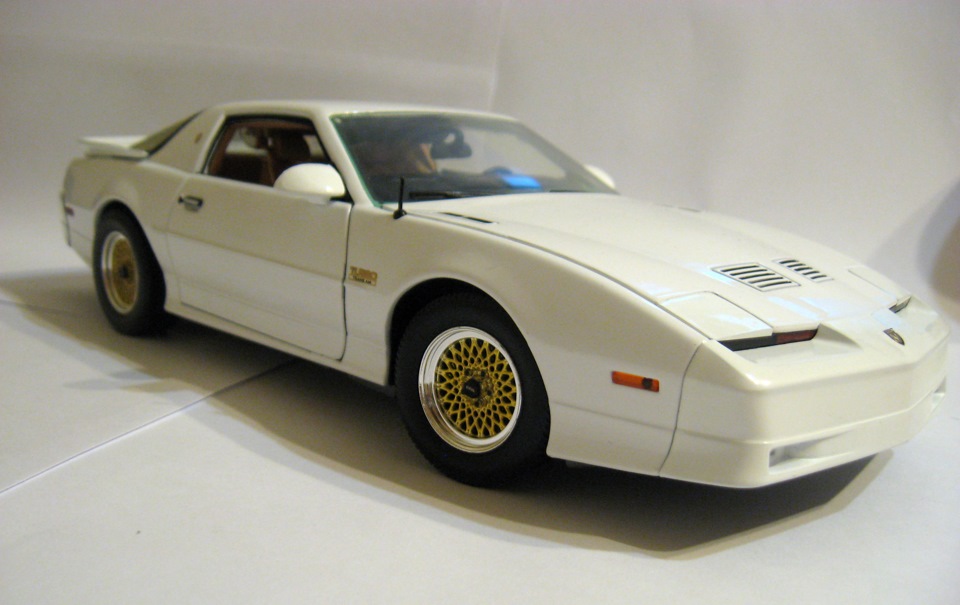 Продам машины модели. 1987 Год 26 модель машина. Полуспортивные машины модели 1990+. 1966 И.машина модель большая м929х. Машина модели 18то фирмы «schon.