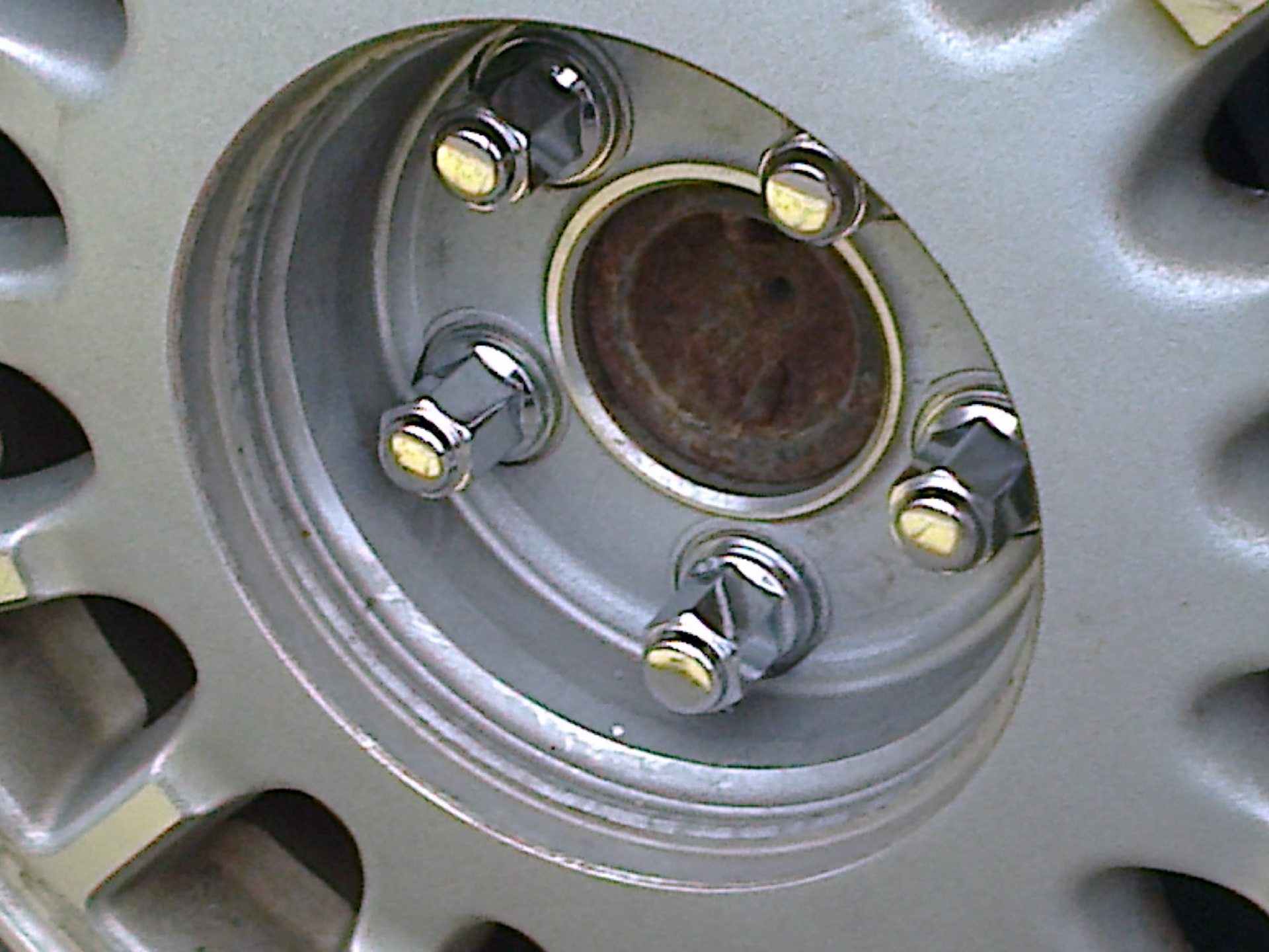 колесные гайки, переобувка в зиму, и приятный сюрприз — Toyota Crown ...