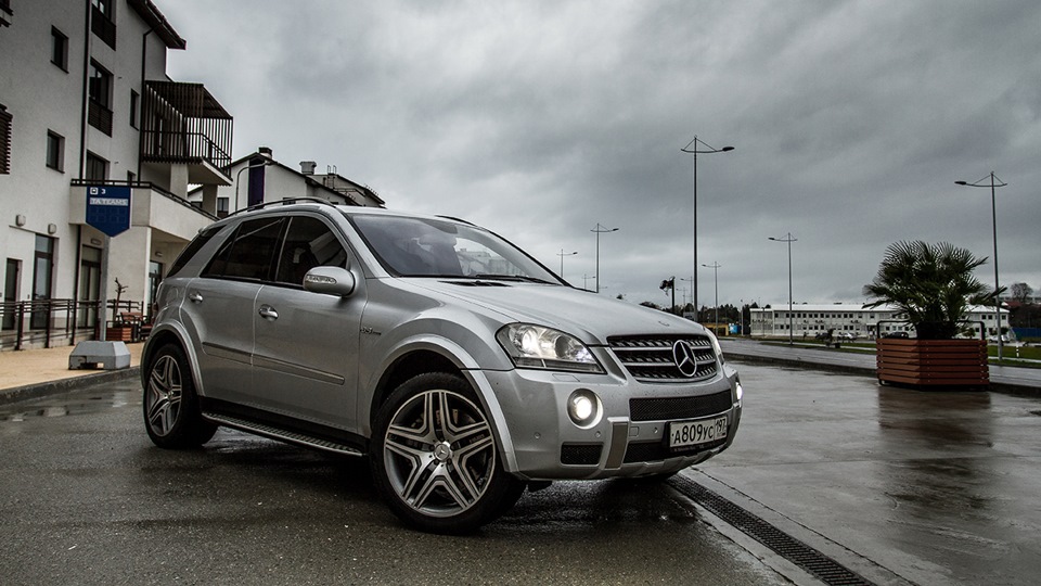 Mercedes Ml 63 Amg Great Silver Arrow Drive2