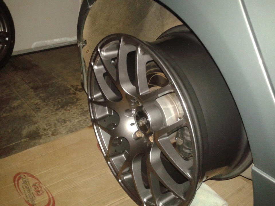 болты в цвет — Volkswagen Golf Mk5, 1,6 л, 2004 года | аксессуары | DRIVE2