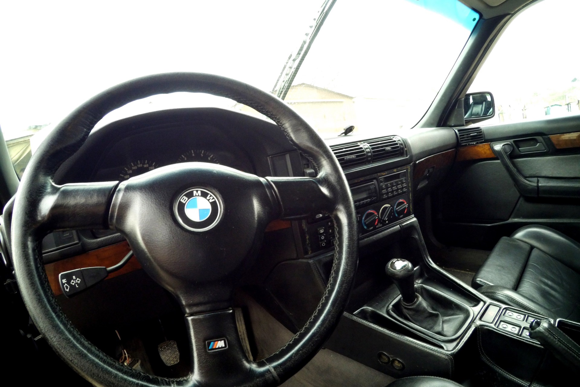 салон — BMW M5 (E34), 3,6 л, 1991 года | фотография | DRIVE2