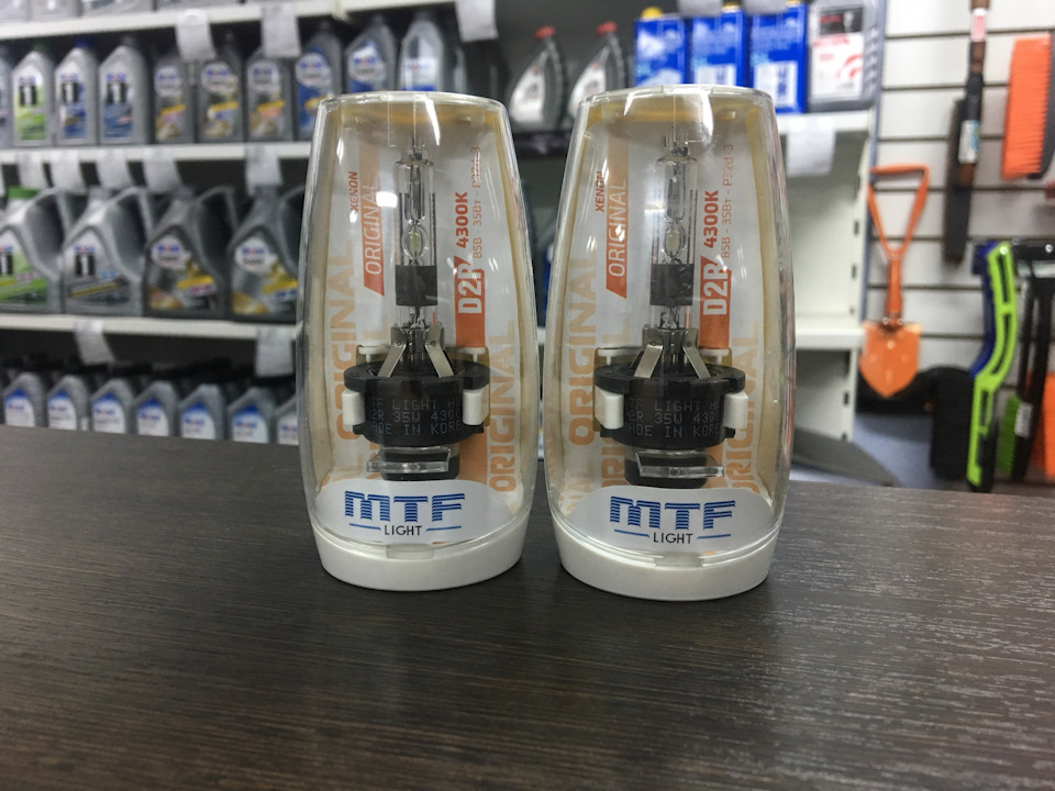 Замена ламп ближнего света MTF — Toyota Crown (S170), 2,5 л, 2001 года ...