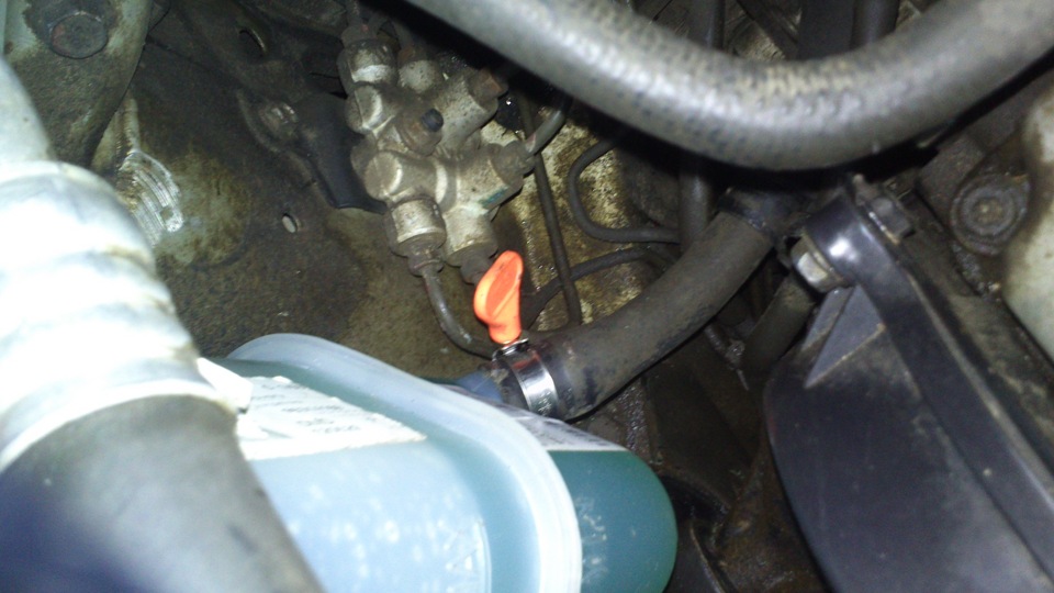 Замена расширительного бачка — Daewoo Matiz (M100/M150), 0,8 л, 2007 ...