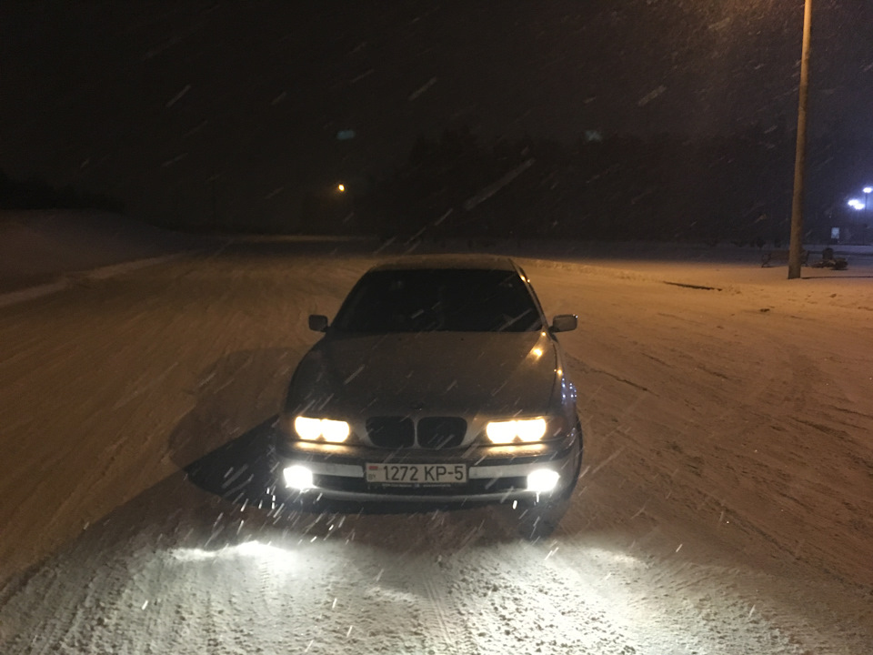 BMW e39 ночь зима