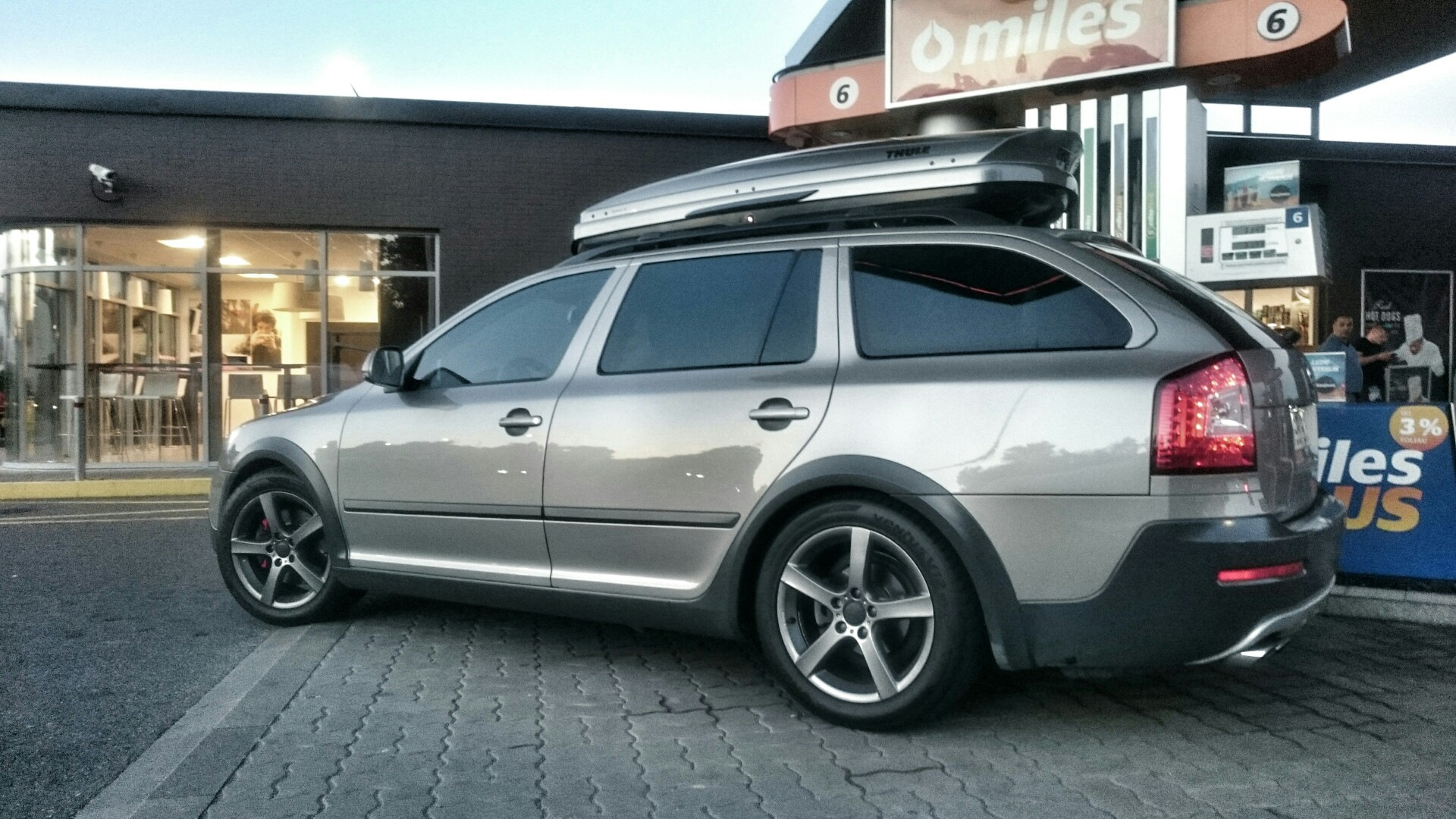 Skoda Octavia Scout a5 багажник