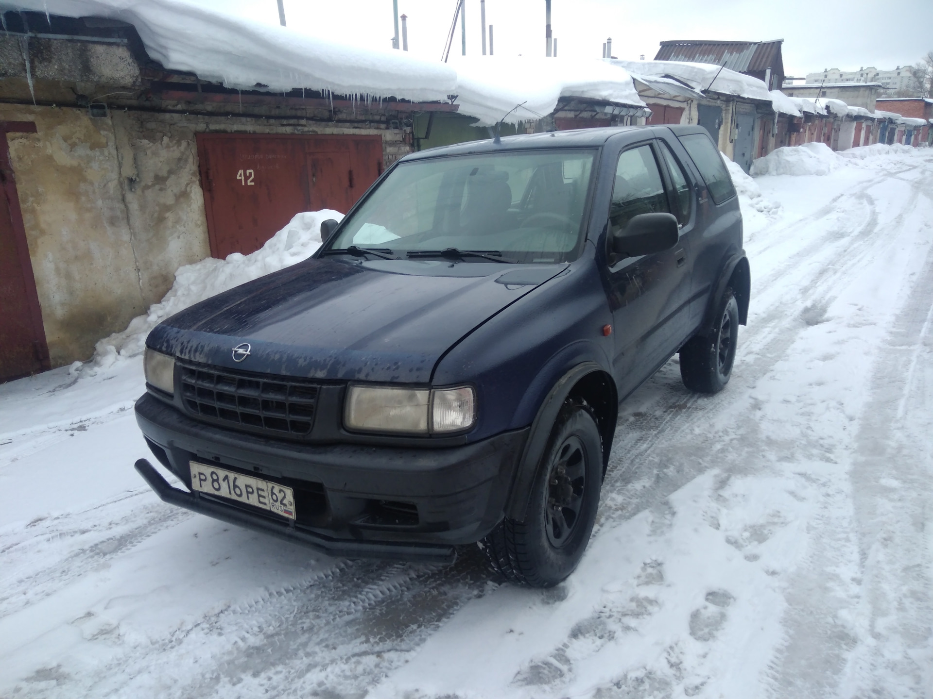 Opel Frontera b черный