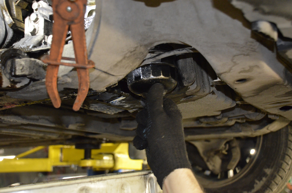 Замена сальников распредвалов (Течь) Volvo S80 2006г 2.5 AWD — VOLVOLUX ...