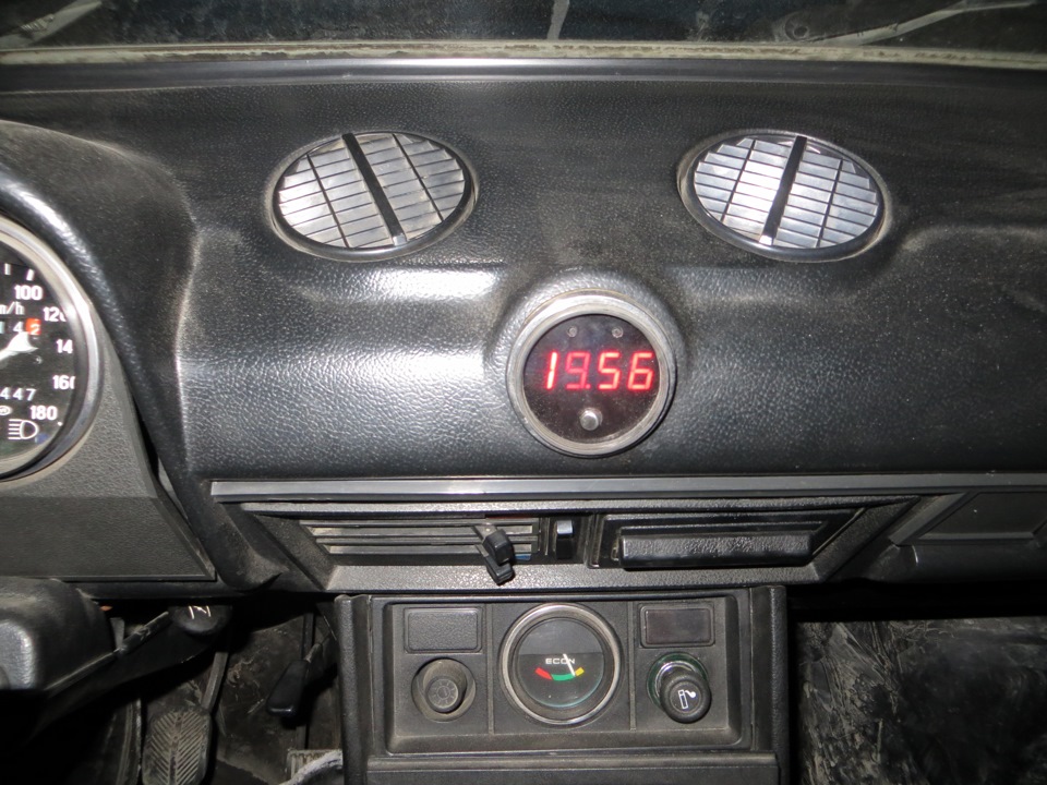 Как снять часы на ваз 2106