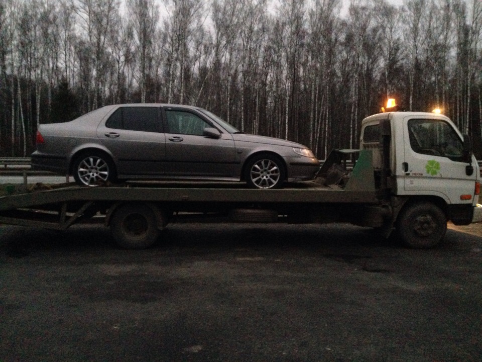 Затроила, затряслась и выдавила масло из маслозаливной горловины. Конец ...