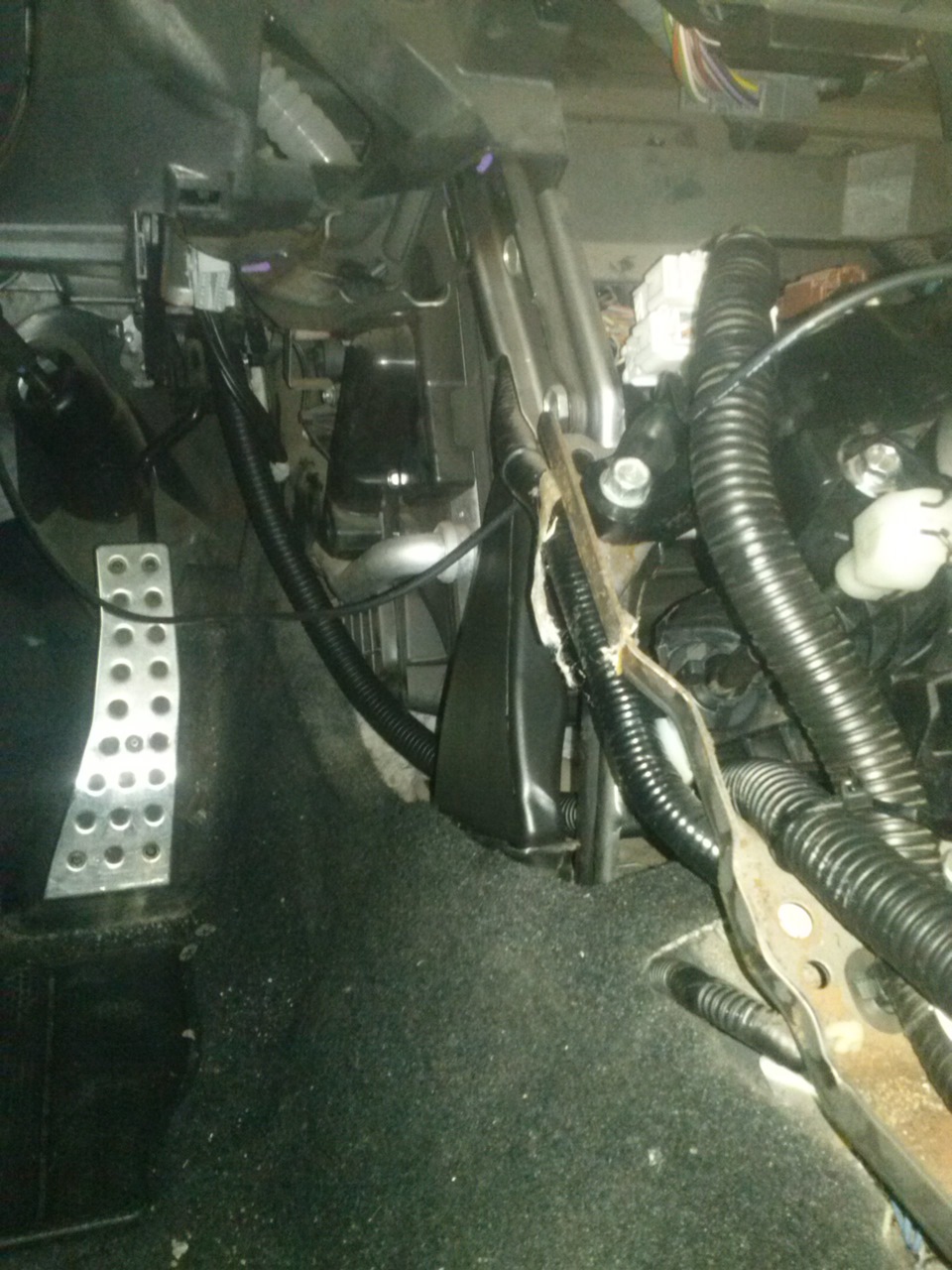 Перенос аккумулятора в багажник — Honda Civic 5D (8G), 1,8 л., 2008 ...