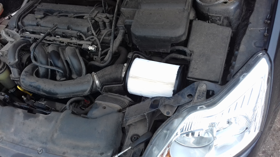 Замена воздушного фильтра — Ford Focus II Wagon, 1,6 л, 2009 года ...
