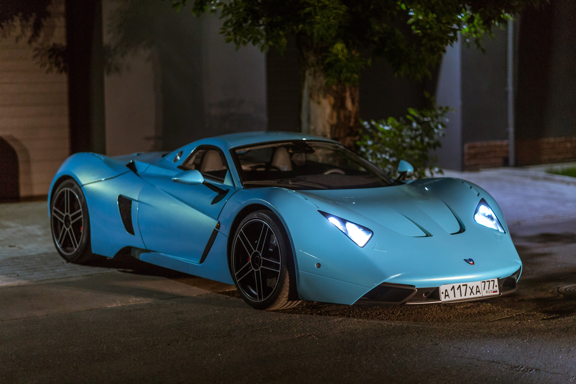 Автомобиль Marussia b1