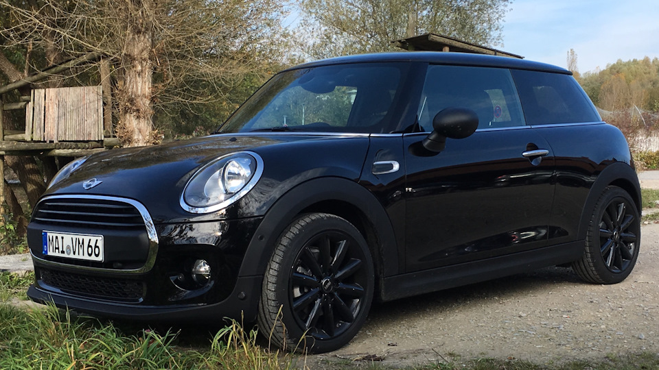 Mini Cooper Mini Blackyard Drive2