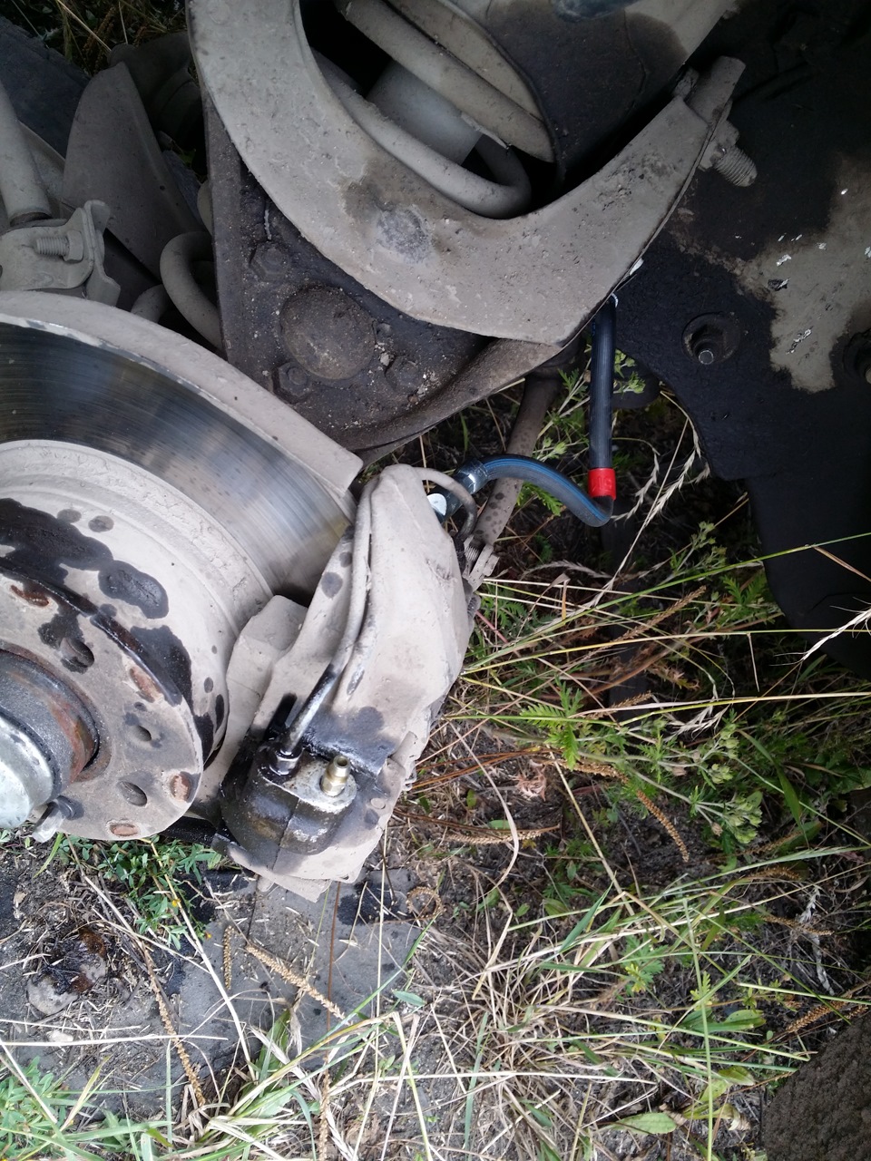 Замена передних тормозных шланг. Тормозной жидкости и магистралей. ч.1 ...