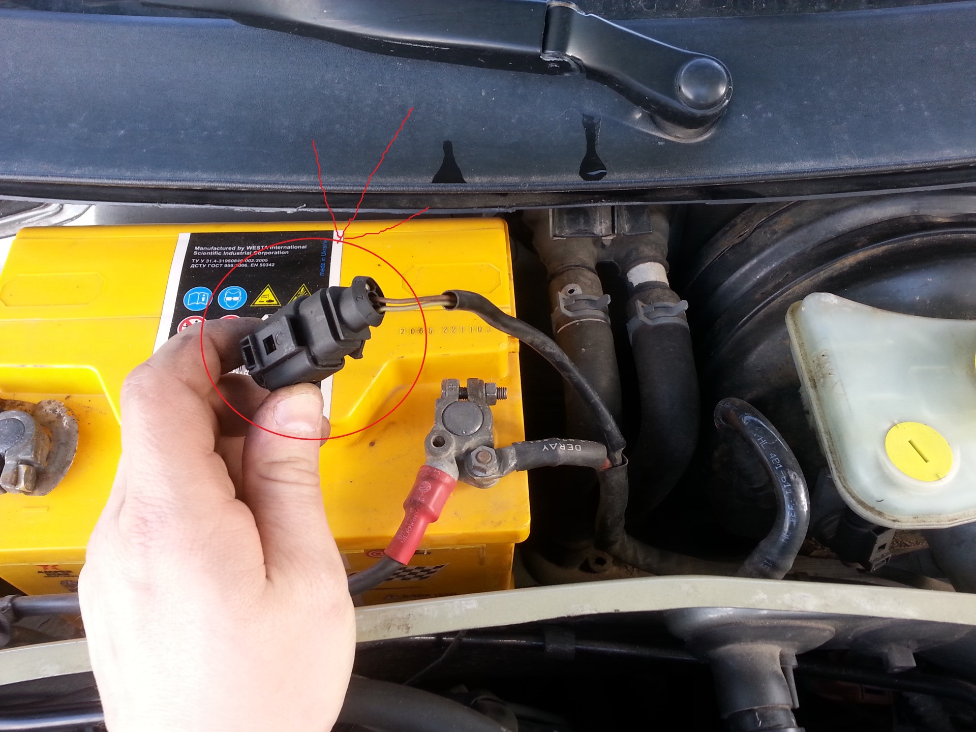 Провод с обрезанной фишкой — Volkswagen Passat B5, 1,8 л, 2004 года ...