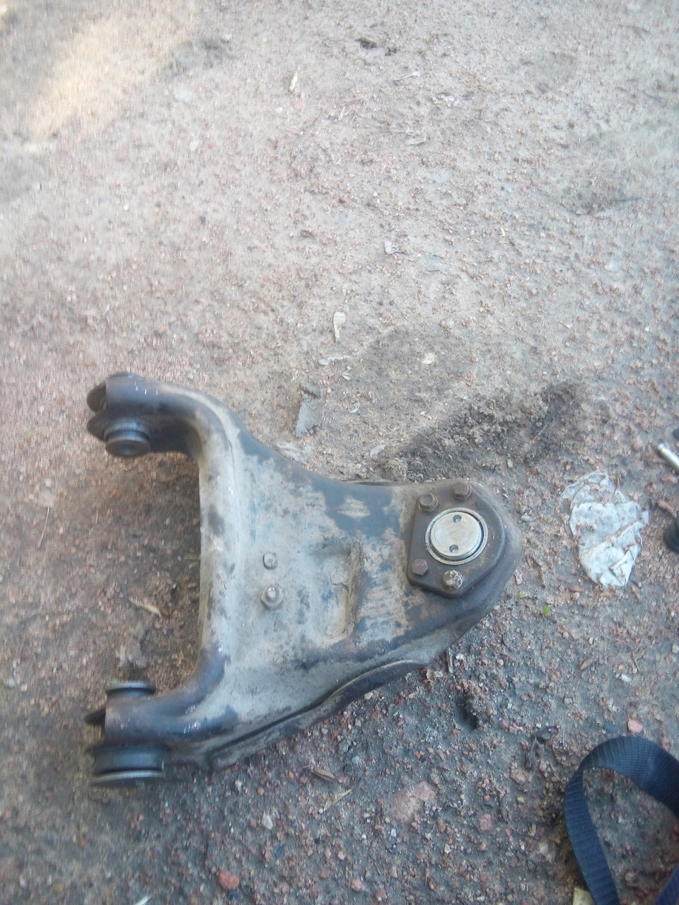 Реставрация верхней шаровой, замена сайлентблоков верхнего рычага ...