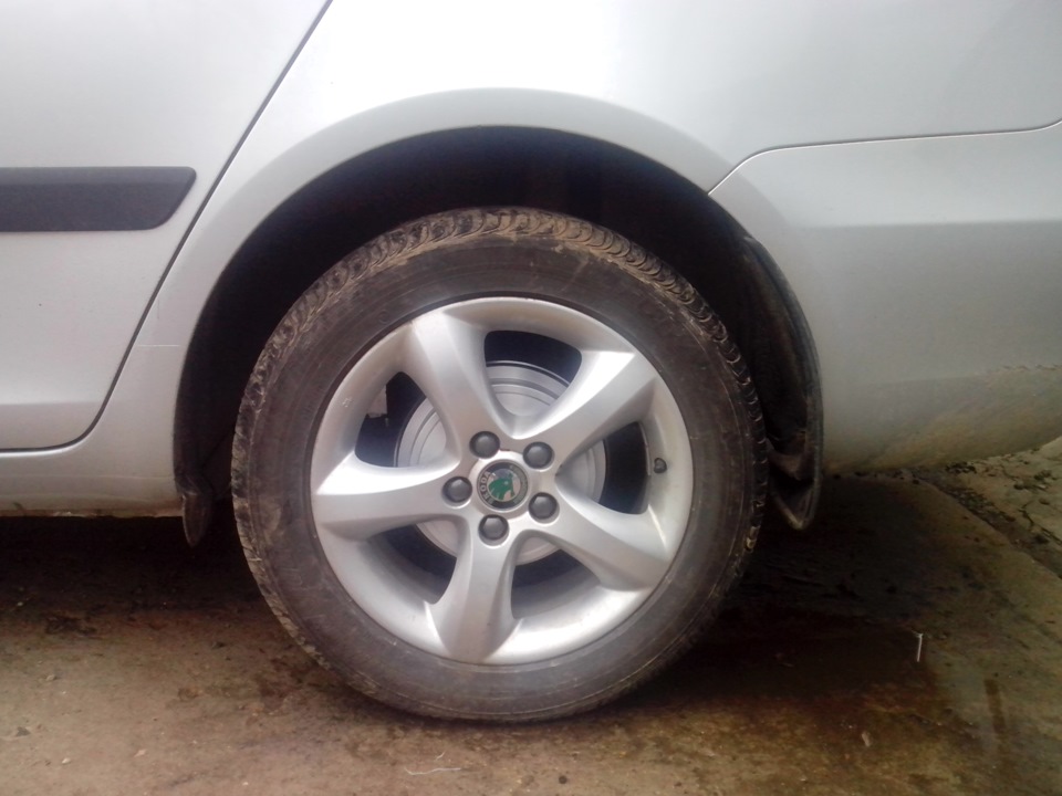 Покраска тормозов — Skoda Fabia Combi Mk2, 1,6 л, 2012 года | стайлинг ...