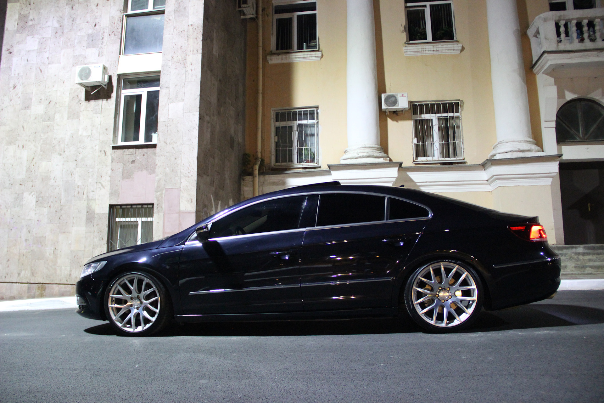 Диски Volkswagen Passat cc r18