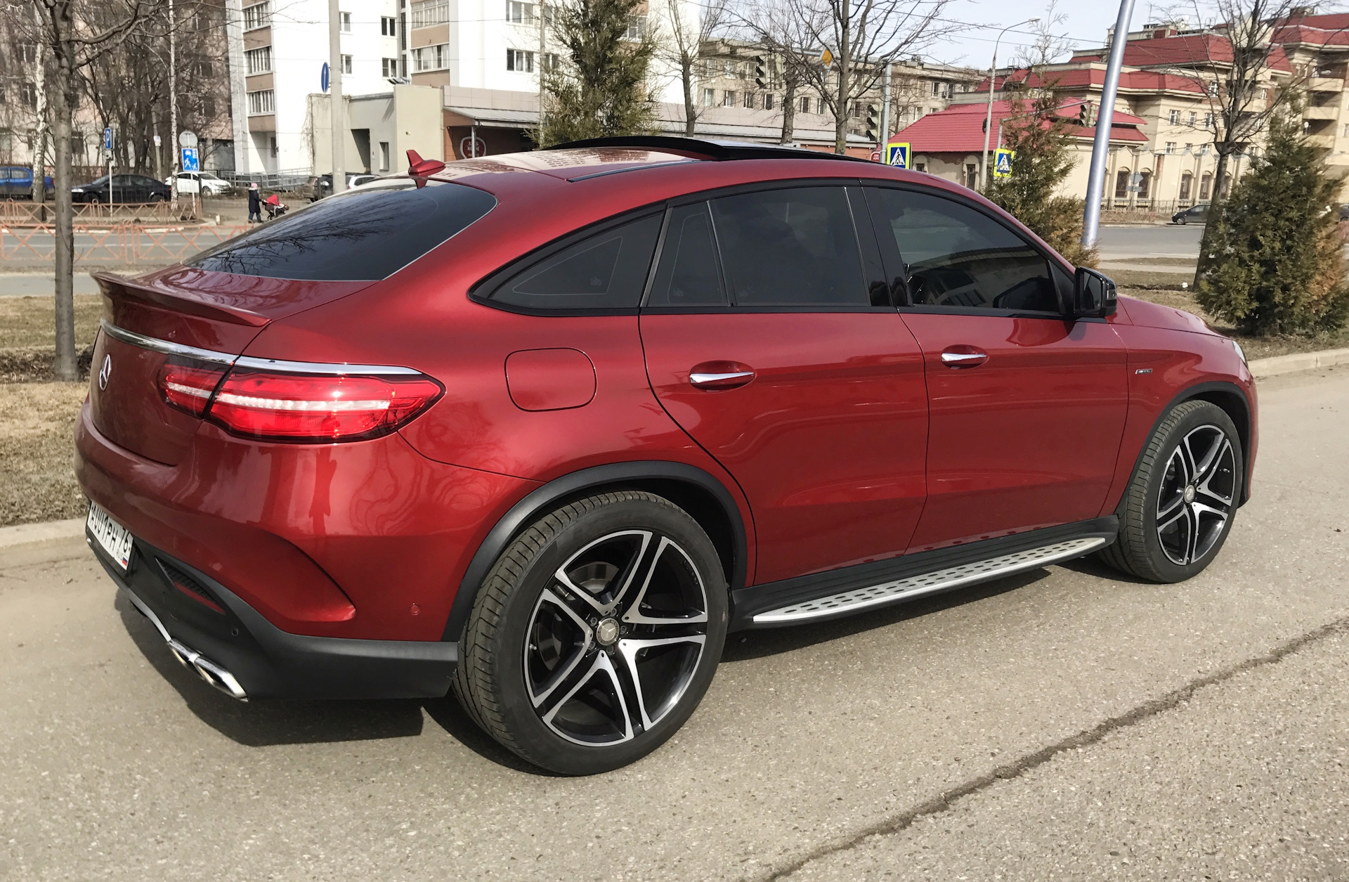 Mercedes Benz c292 GLE красный