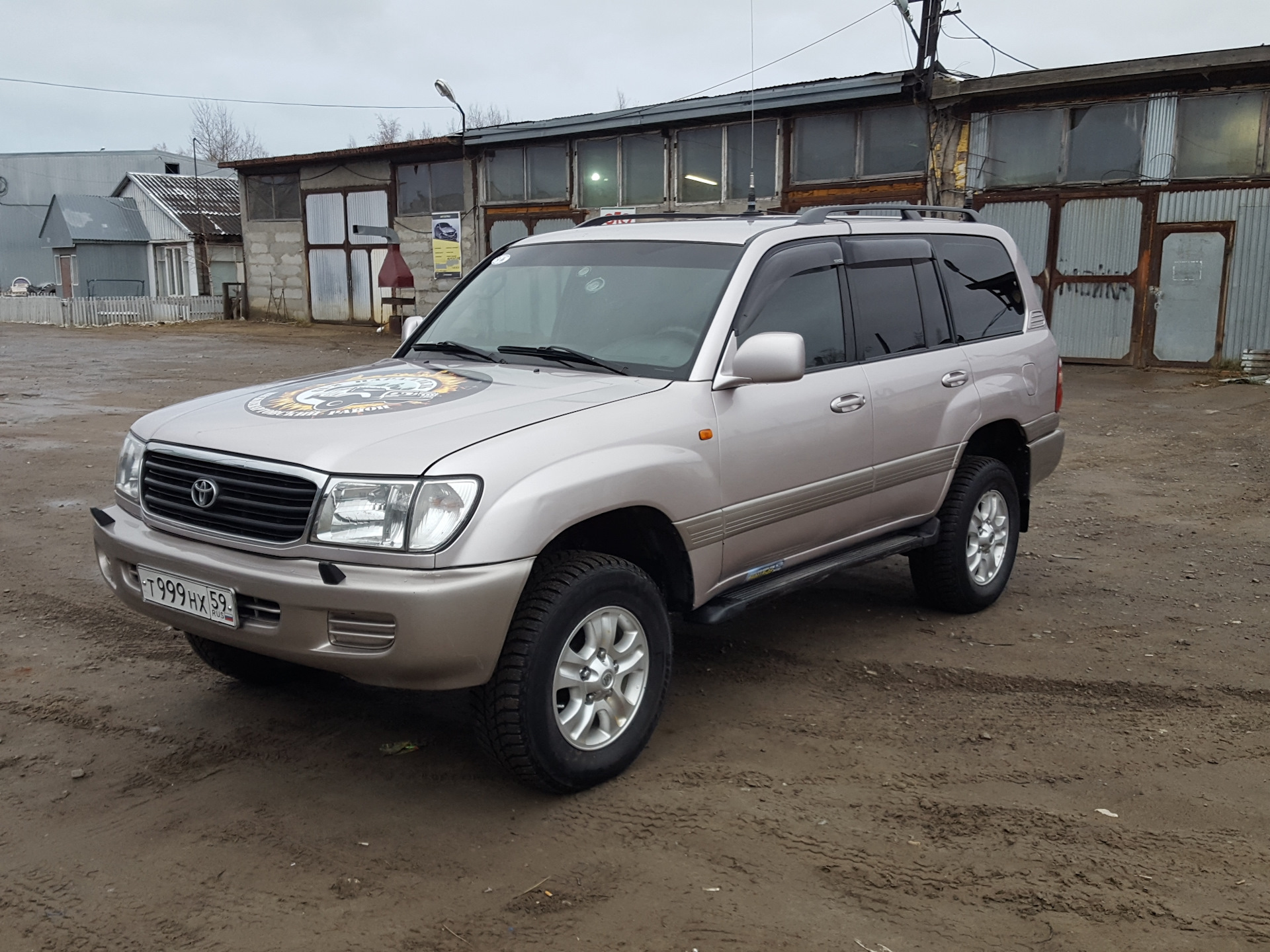 Крузер дром. Toyota Land Cruiser 100 VX-R. Toyota Land Cruiser 100 4.7 VX. Ленд Крузер 100 GXR. Toyota Land Cruiser 100 VX v8.