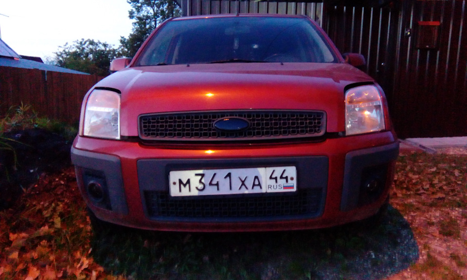 решетка радиатора 2008 ford fusion 1.4