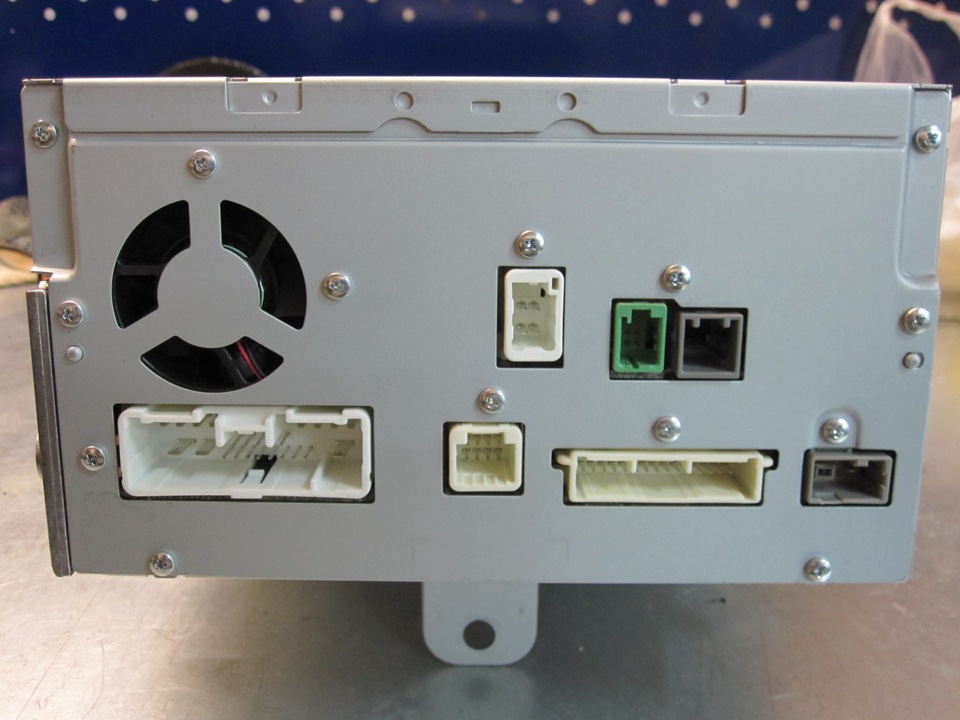 Вопрос: Как подключить усилитель к Штатной голове? — DRIVE2