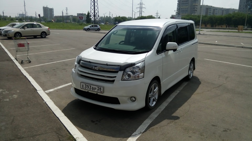 Toyota noah zrr70. Toyota noah 2. Тойота noah отзывы. Toyota noah топовая комплектация. Тойота ноах 2.