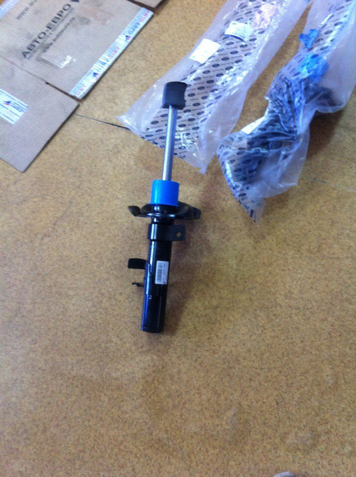 Замена стоек опорников сальника и колодок — Ford Focus III ST, 2 л ...