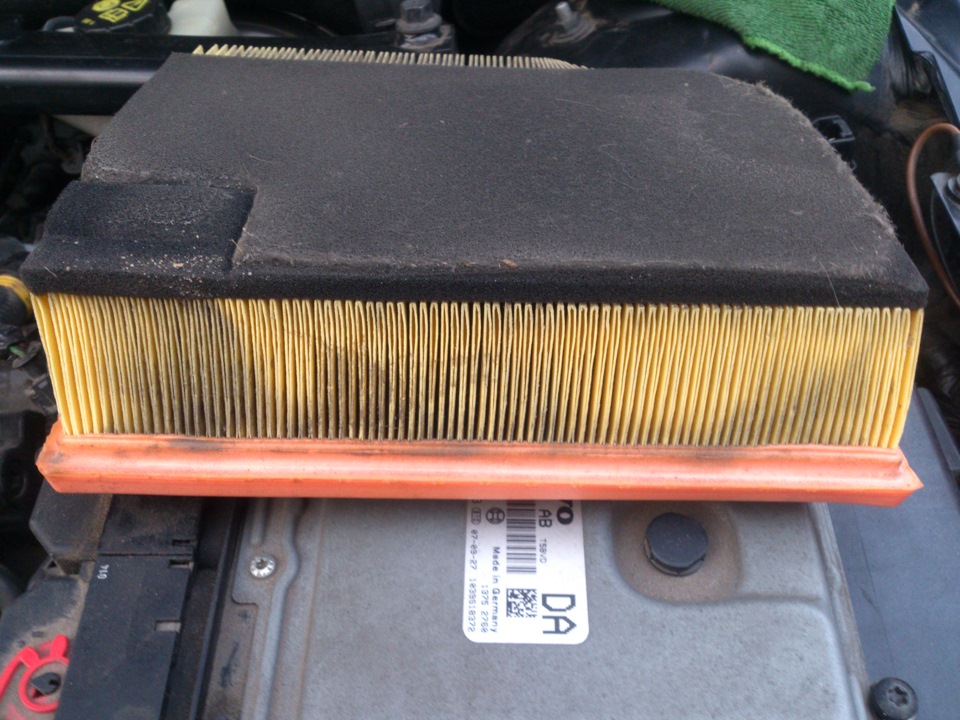 заменил воздушный фильтр двигателя и салонный — Volvo XC90 (1G), 2,4 л ...