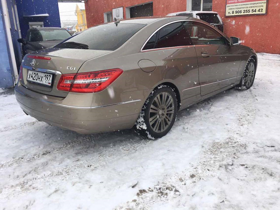 Фото в бортжурнале Mercedes-Benz E-Class Coupe (C207). Запчасти на фото: T8906