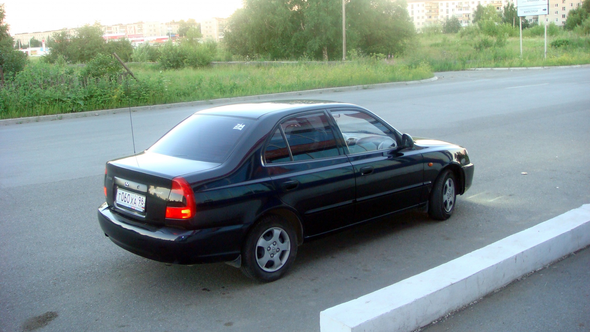 Hyundai Accent (2G) 1.5 бензиновый 2007 | Чёрный катанный седан. на DRIVE2