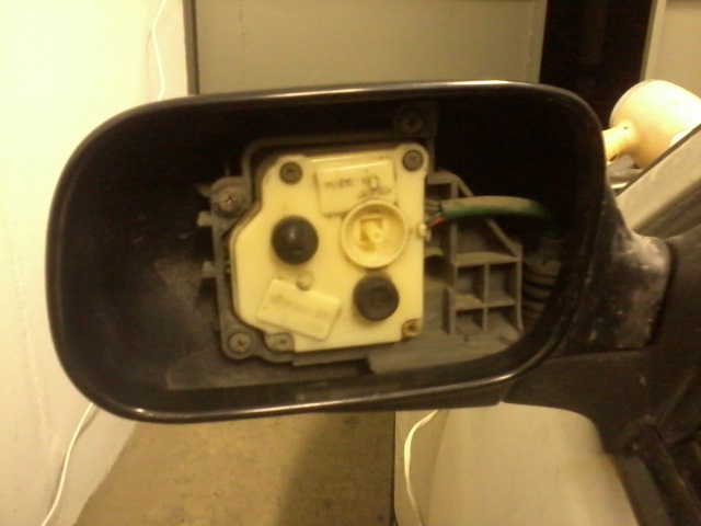 Как поменять зеркало боковое у Forester SF (дорестайл)?А вот так ...