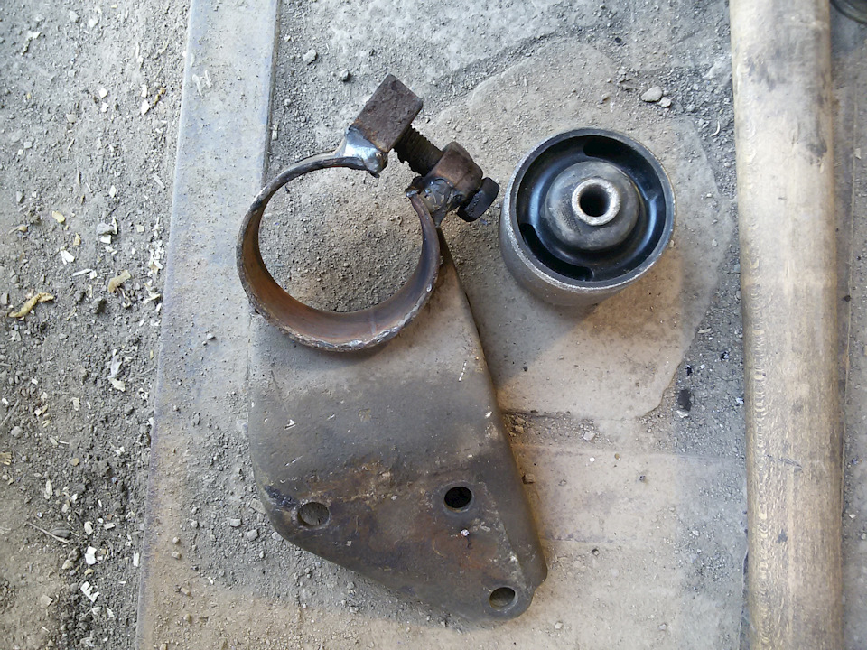 Замена опор двигателя на нивовские, замена шкива коленвала и ДПКВ ВАЗ ...